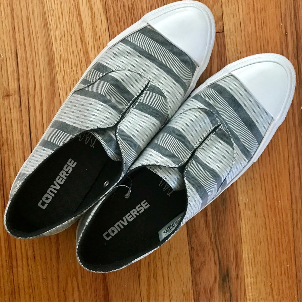 NWOT CONVERSE Sneakers. Size 8